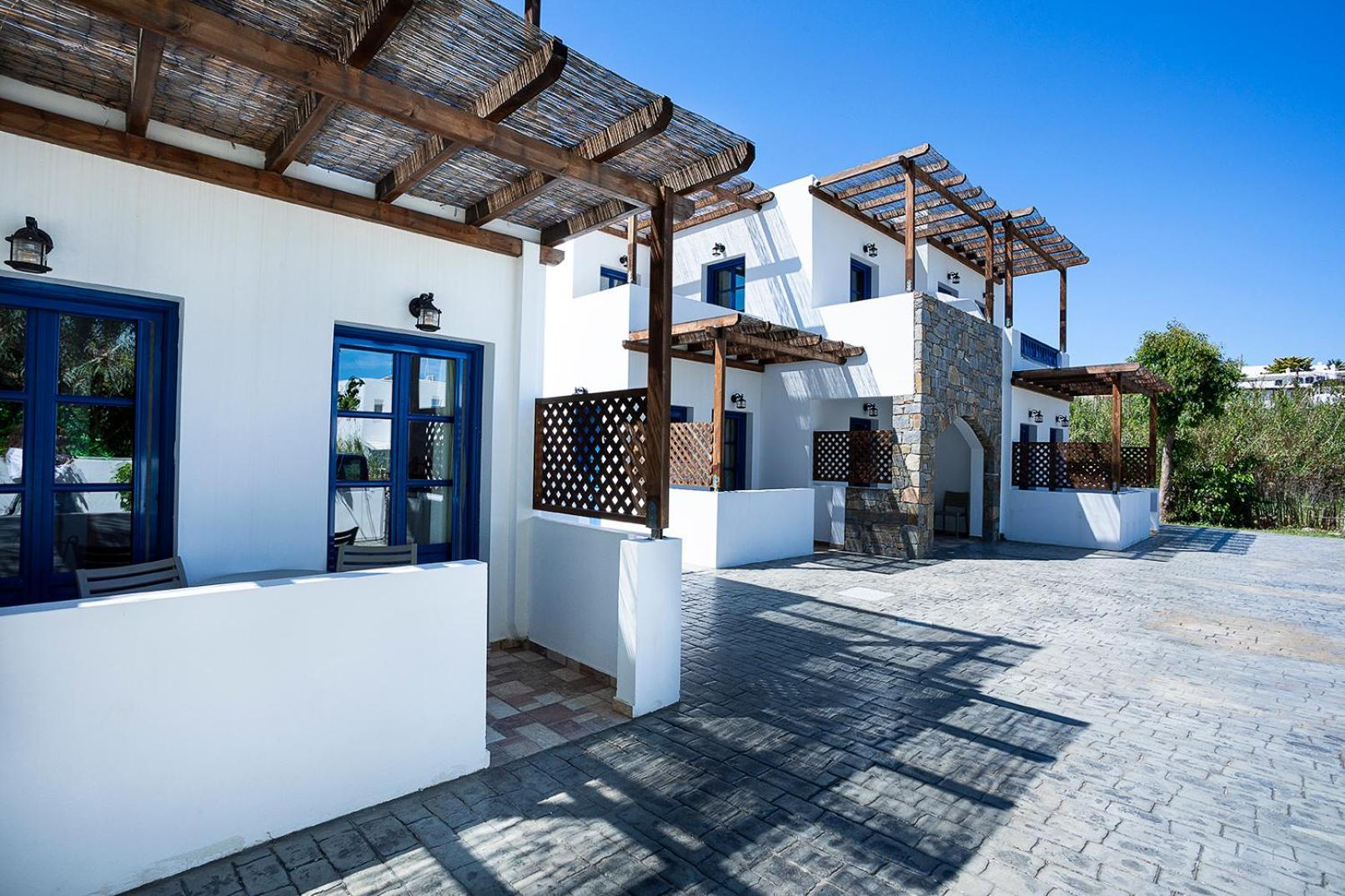 Almiriki Serifos 3*