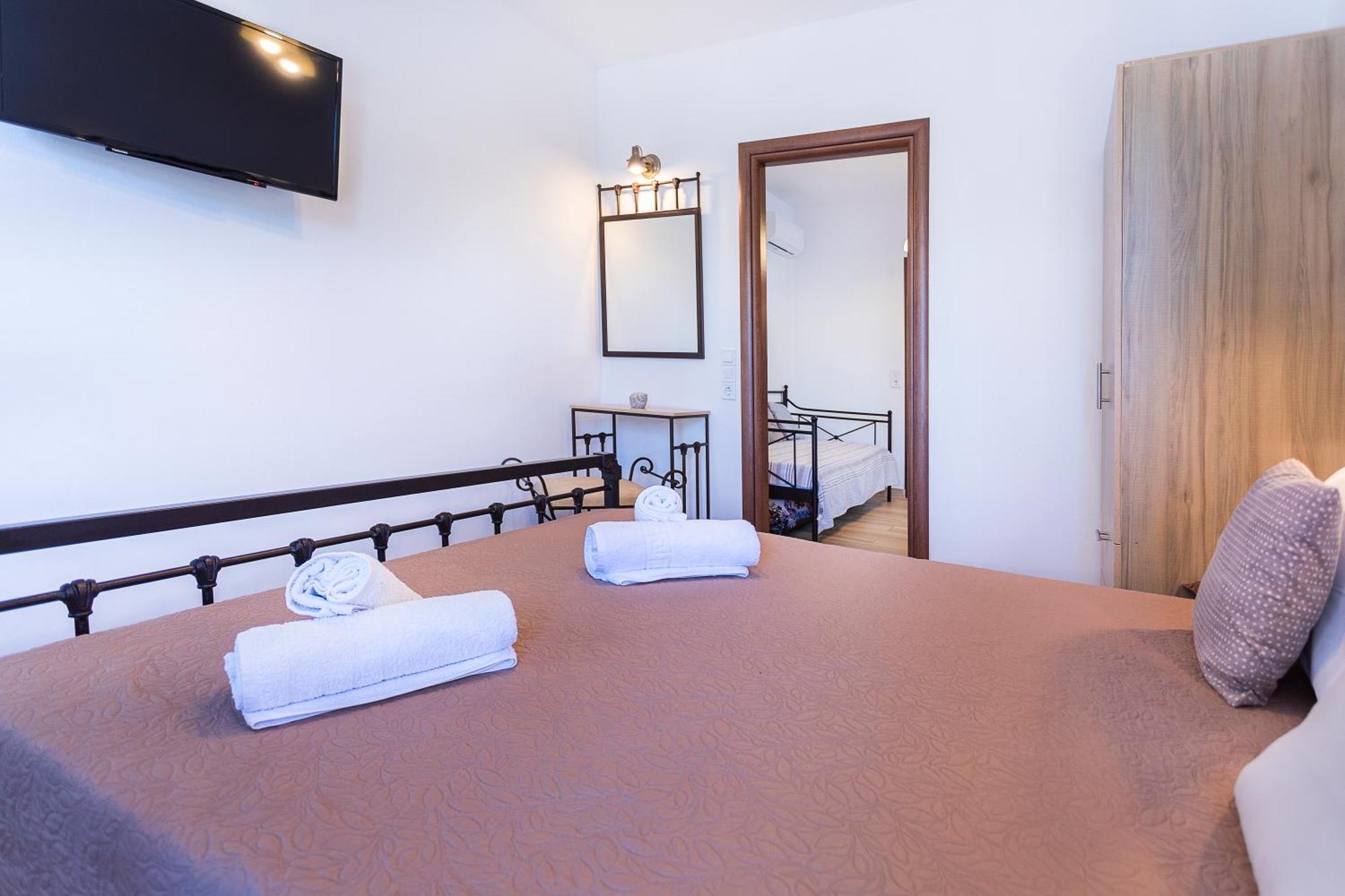 Almiriki Serifos Guest house 3*