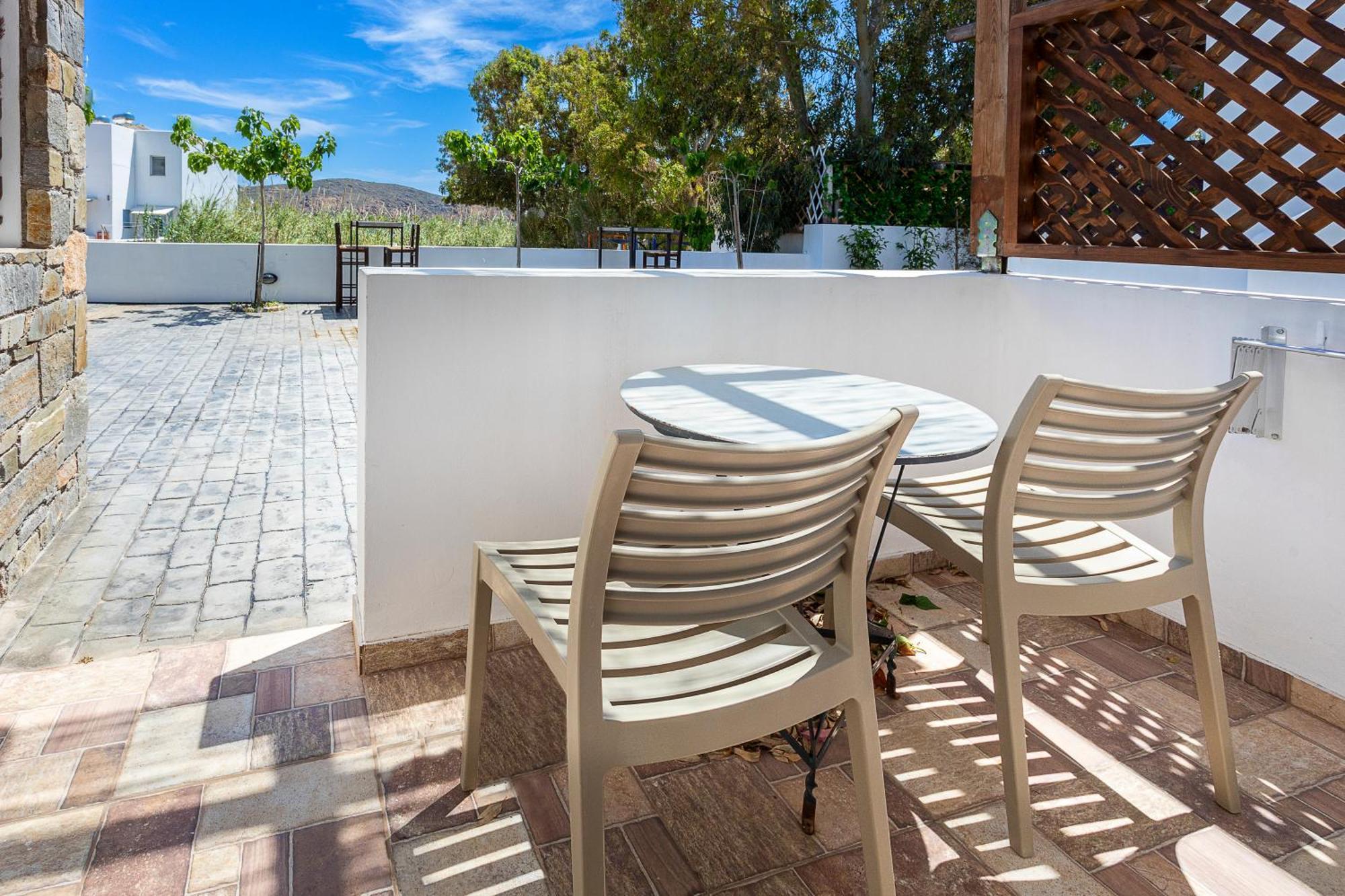Almiriki Serifos 3* Livadakia