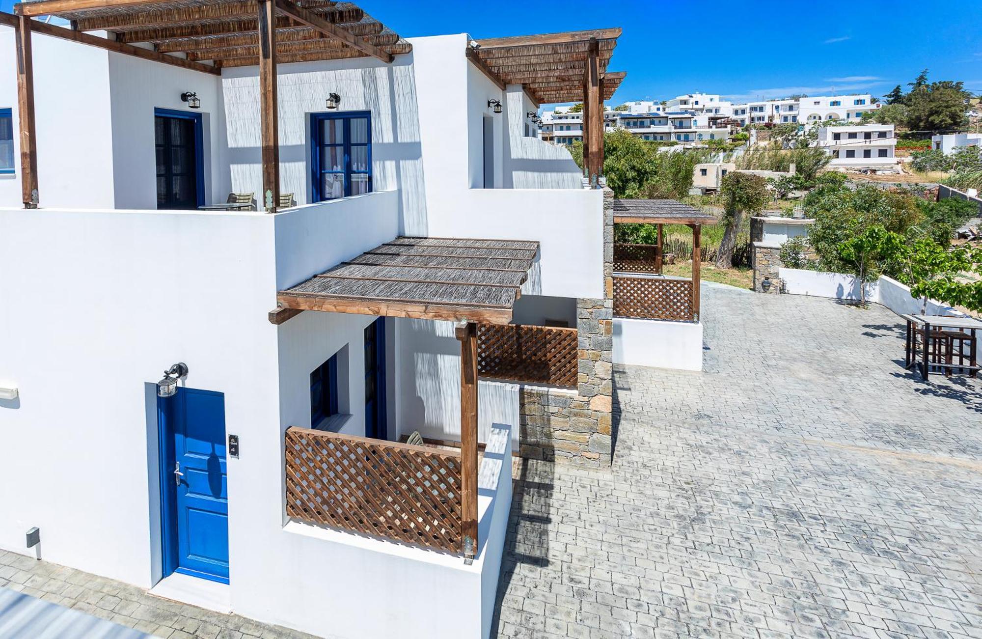 Almiriki Serifos 3* Livadakia