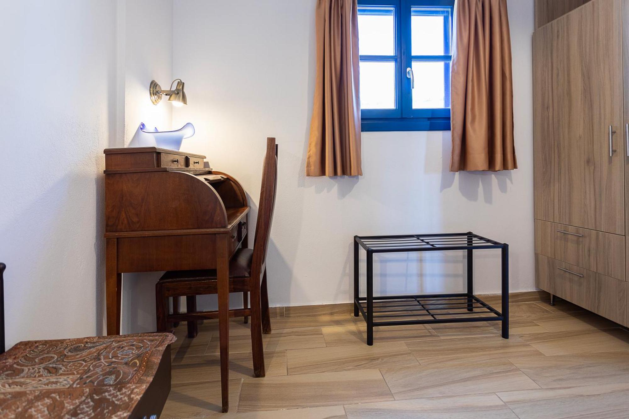 Gasthuis Almiriki Serifos 3*